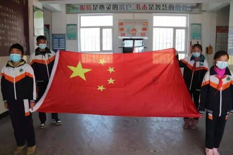 逃离水虎鱼湖