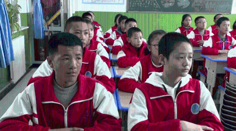 杨笠疑遭人身威胁，脱口秀这么多人，为什么会是她呢？游戏画面