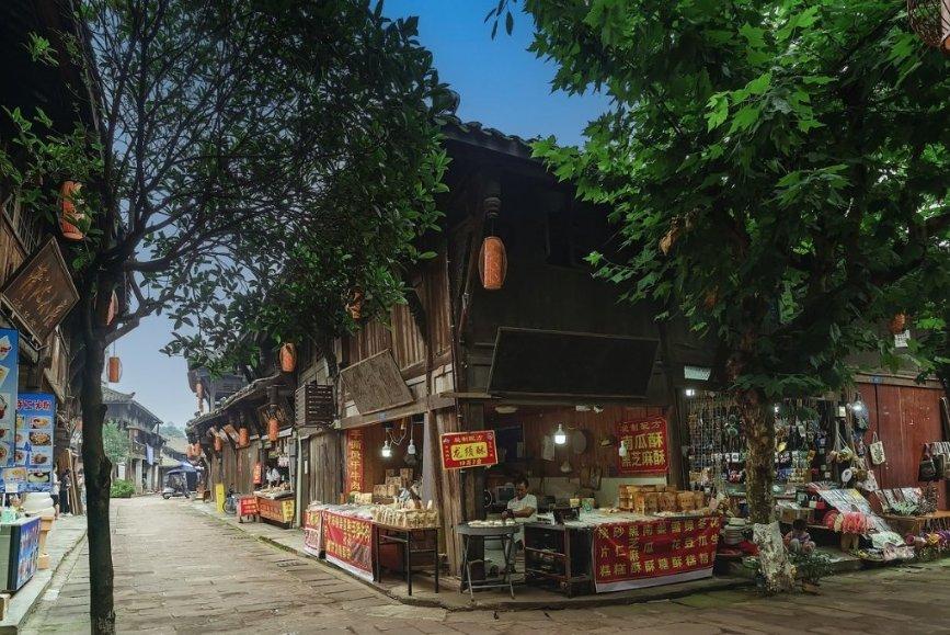 用华为手机查找另一个华为手机，对方会知道吗？在我的手机上登录他的华为账号，对方会有提示吗？游戏画面
